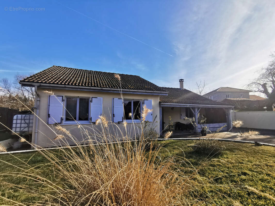 Maison à SAINT-CLAIR-DE-LA-TOUR