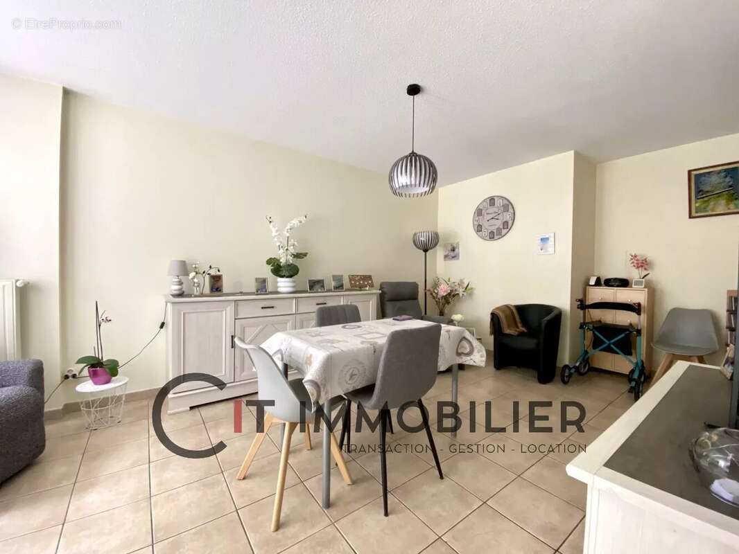 Appartement à LA TOUR-DU-PIN