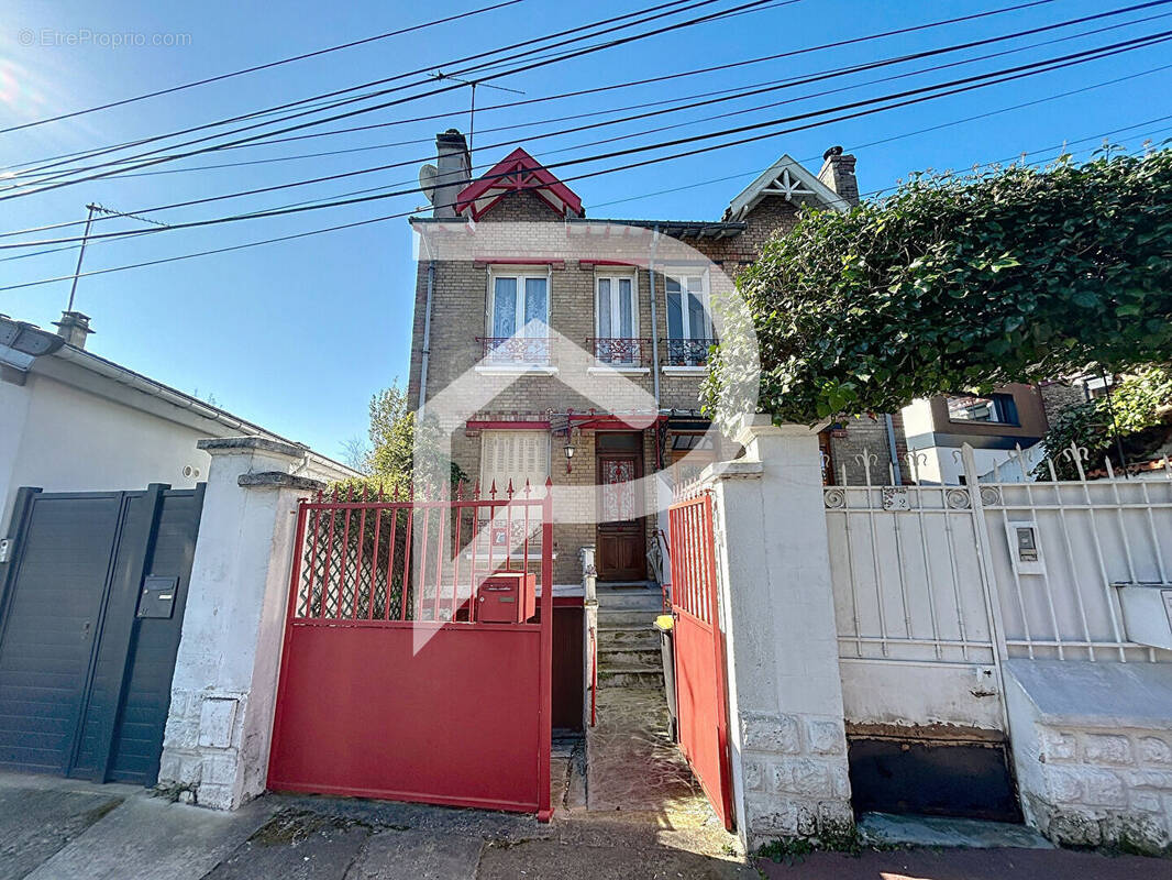 Maison à SAINT-MAUR-DES-FOSSES