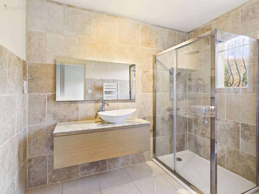 Maison à MONTAIGU-DE-QUERCY