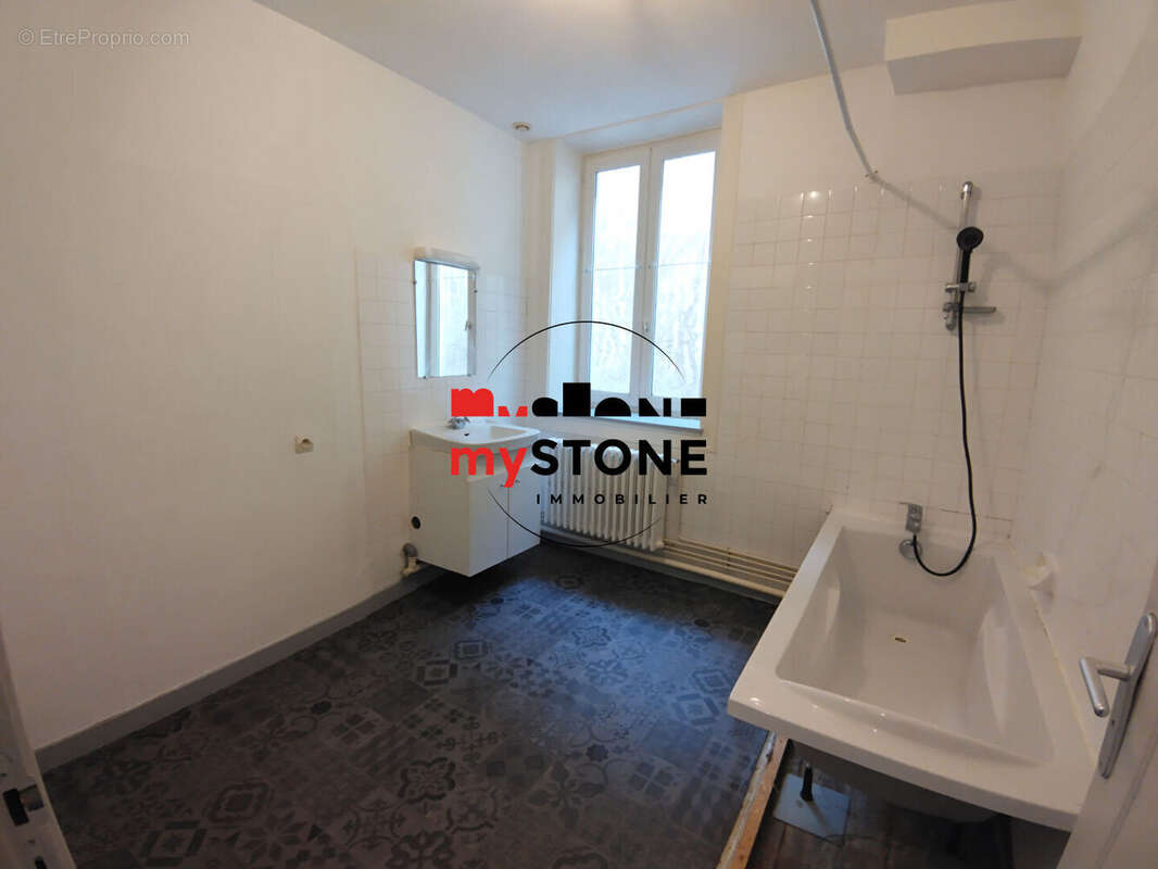 Appartement à CHALAMONT