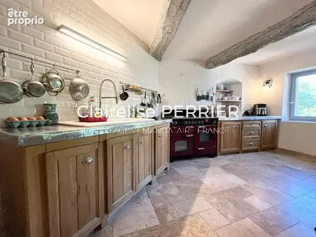 Au cœur du village de sillans-la-cascade - photo 3