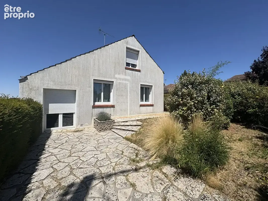 Maison à LA CHAPELLE-SAINT-MESMIN