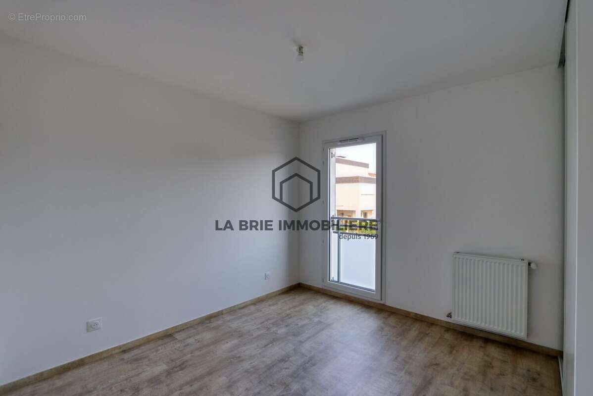 Appartement 65 m² à Mennecy  - photo 3