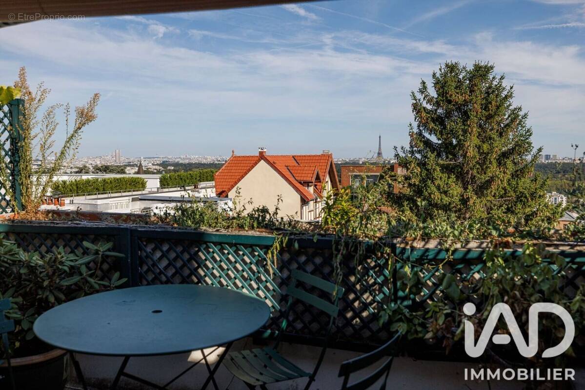 Photo 1 - Appartement à SURESNES