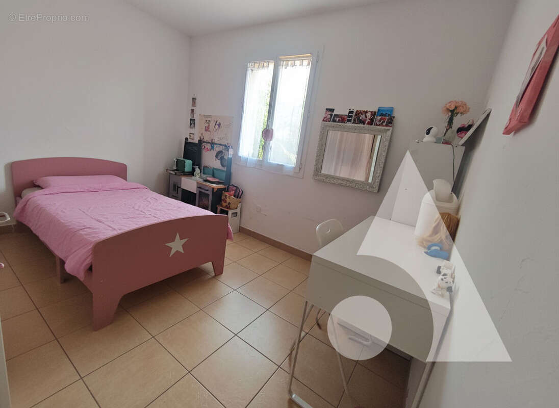 Maison à ENTRECASTEAUX