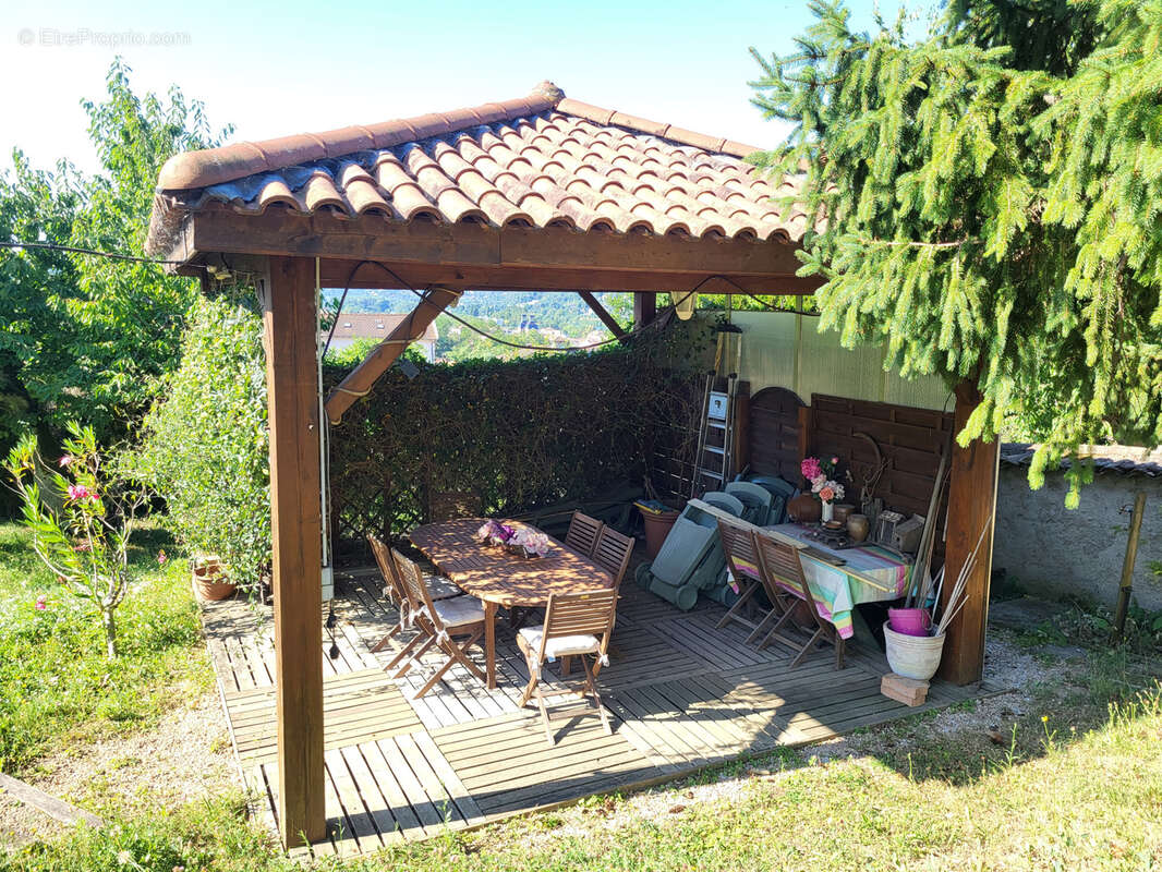 Maison à NEUVILLE-SUR-SAONE