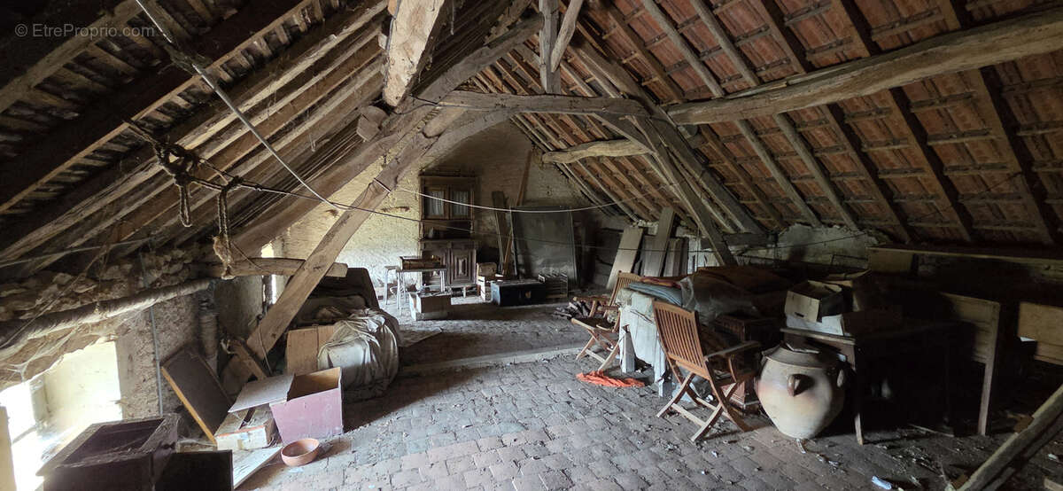 Ancienne ferme avec nombreuses dépendances et plus de 3 000 m2 de terrain - photo 12