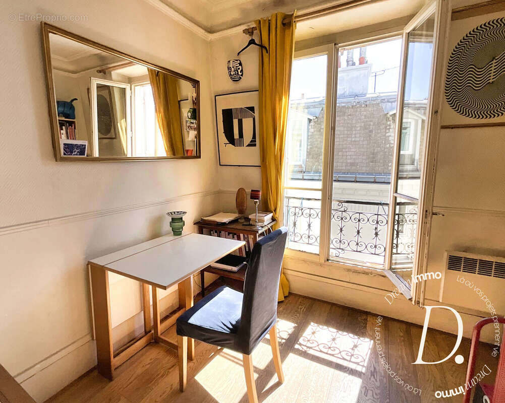 Appartement à PARIS-18E
