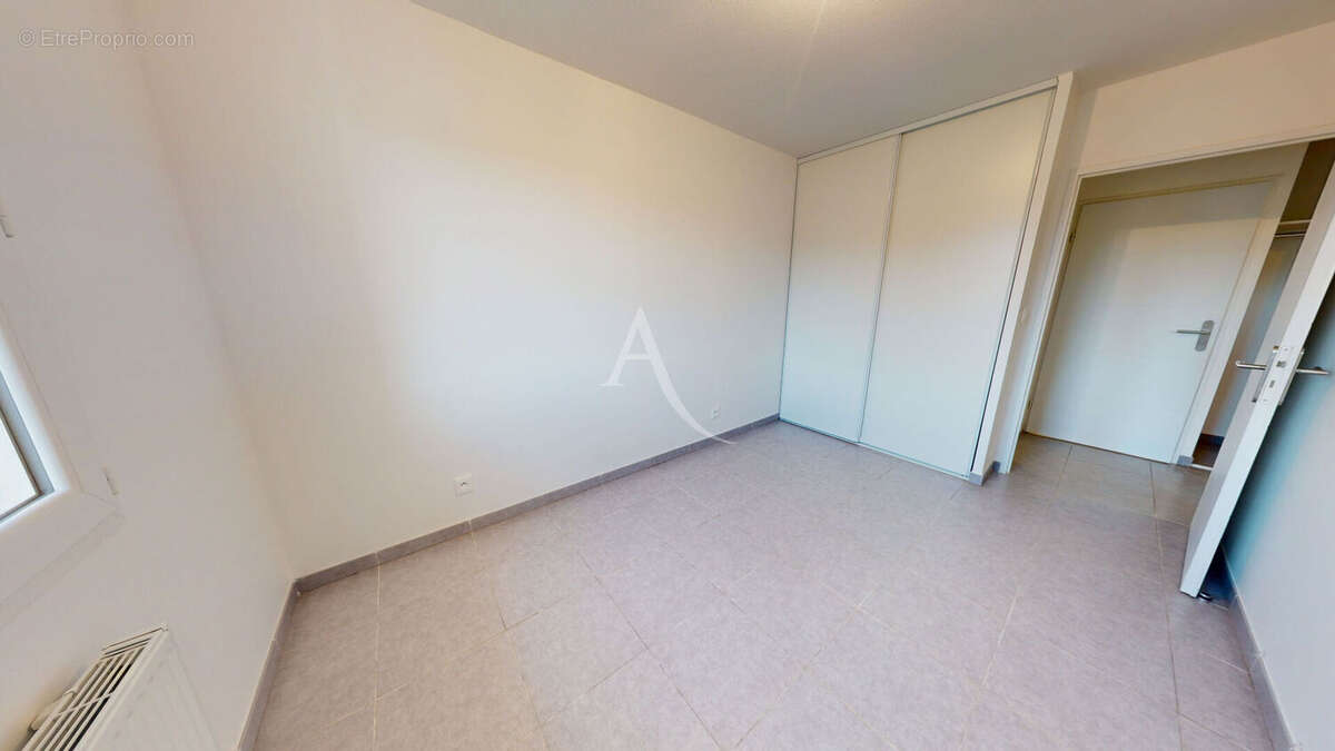 Appartement à LA SALVETAT-SAINT-GILLES