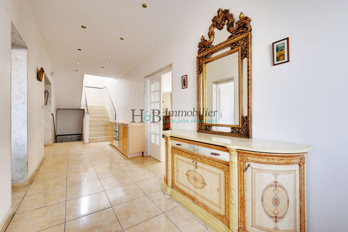 Rare à Noisy-le-Sec   Maison d’investissement de 381 m2 avec 13 espaces locatifs et fort potentiel de valorisa - photo 6