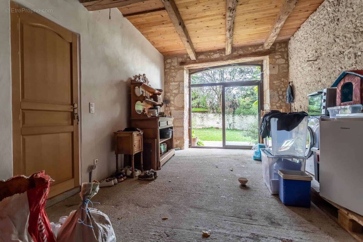 Village house with garden and garage - photo 24
