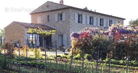 Maison à TOURRETTES