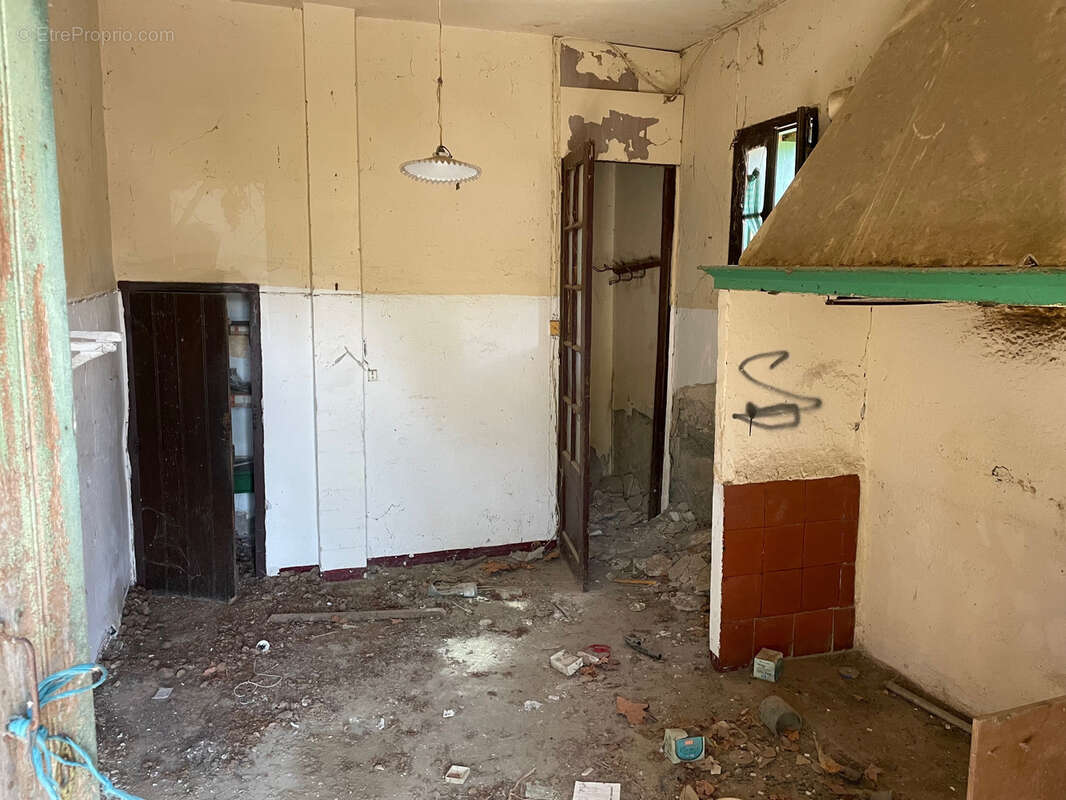 Maison à SAINT-ESTEVE