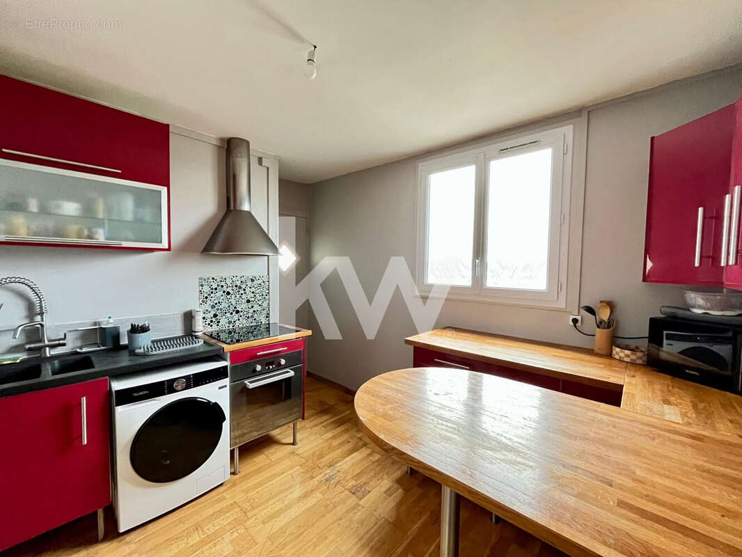Appartement à SAINT-JEAN-DE-LA-RUELLE