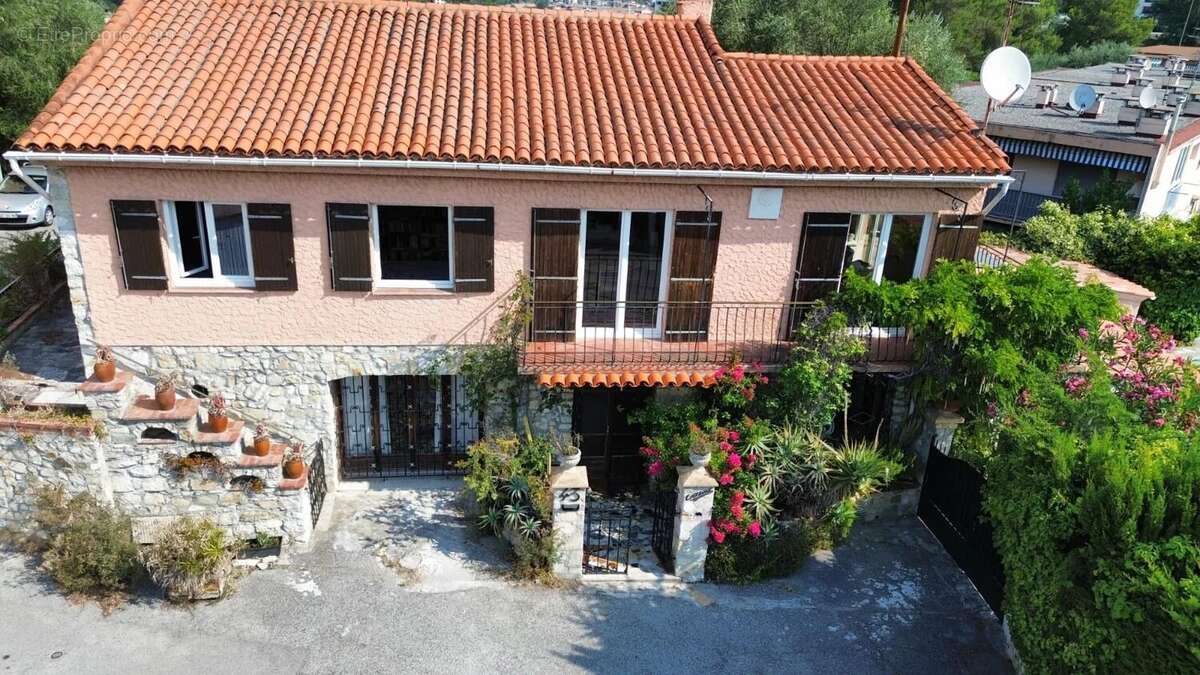 La trinite: maison avec garage et piscine - photo 2