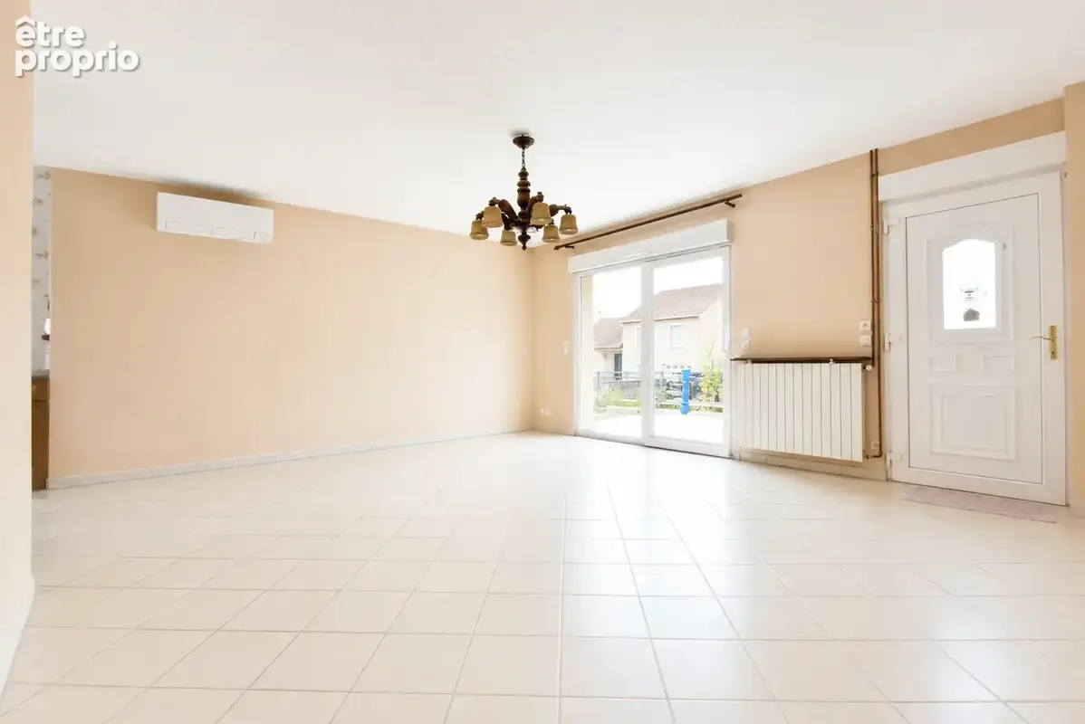 Maison individuelle de plain-pied avec jardin et garage. - photo 4