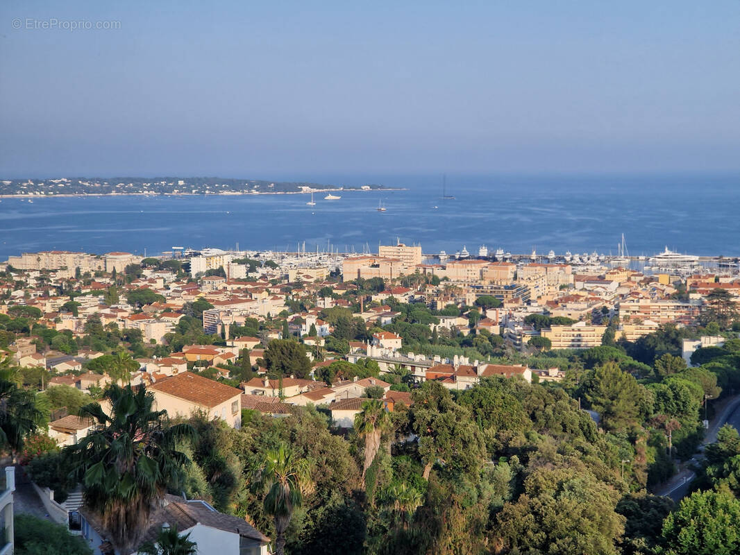 Appartement à VALLAURIS