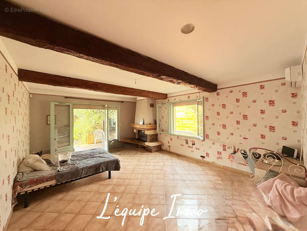 HYPER CENTRE - Maison T6 de 147 m2 - Parcelle de 747 m2- Double garage - - photo 5
