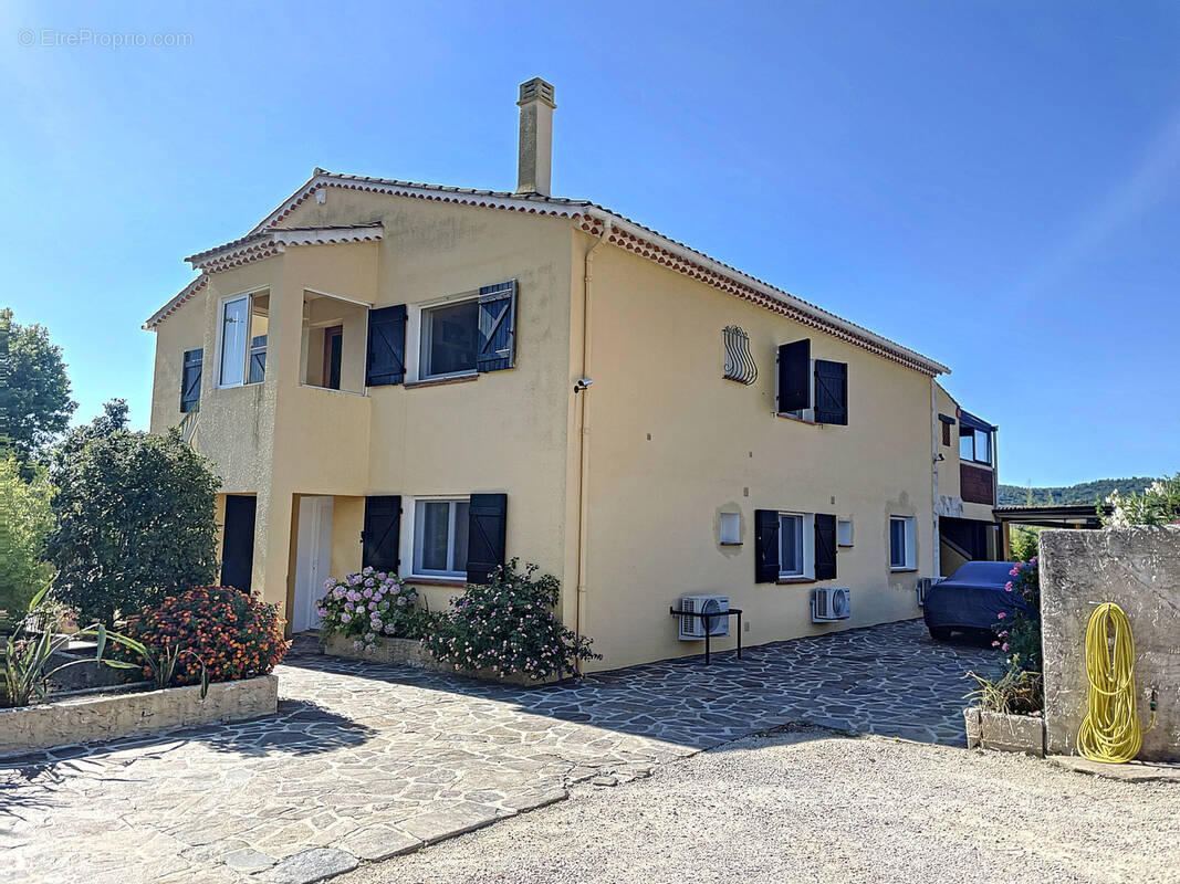 Maison à BORMES-LES-MIMOSAS