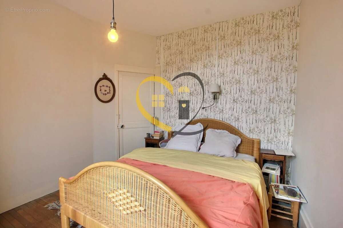 Maison à LA CHAPELLE-D&#039;ANGILLON