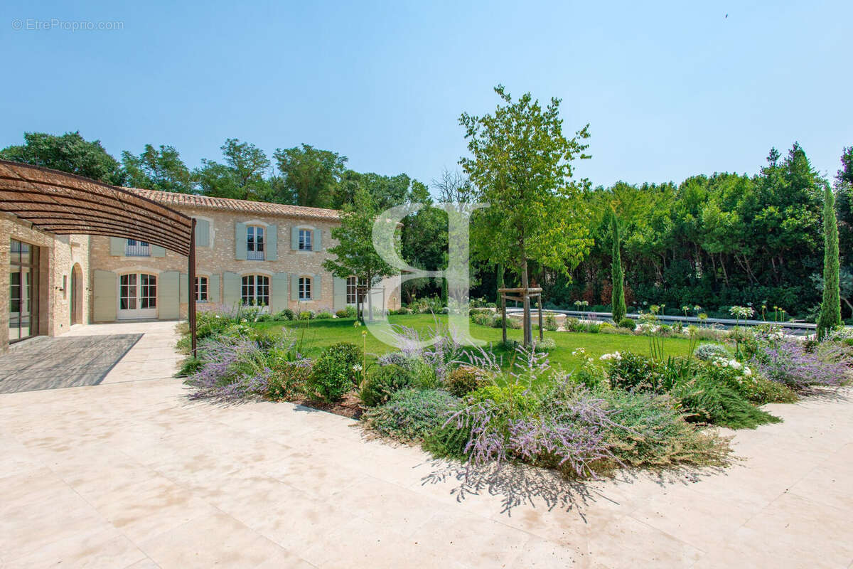 Maison 505 m² à Saint-Remy-De-Provence  - photo 5