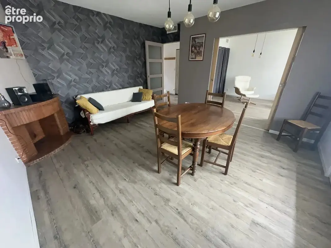 Appartement F3, 1 er étage sur 3, grand balcon, cave - photo 5