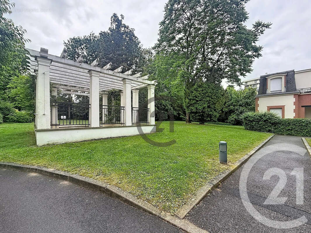 Appartement 42 m² à Reims  - photo 18