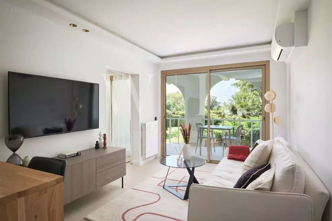 Cannes, la Californie - 2 Pièces contemporain dans résidence de grand standing avec piscine intérieure - photo 3
