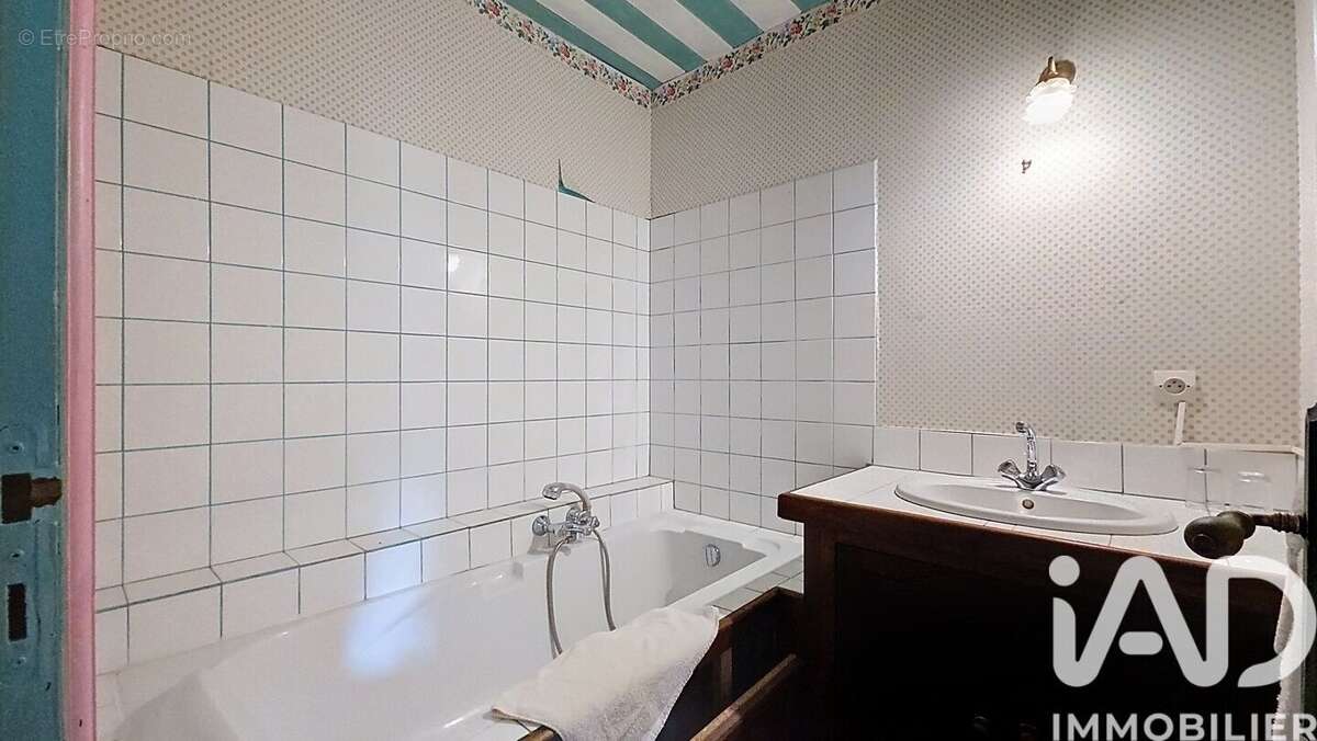 Maison 650 m² à Notre-Dame-D'estrees  - photo 9