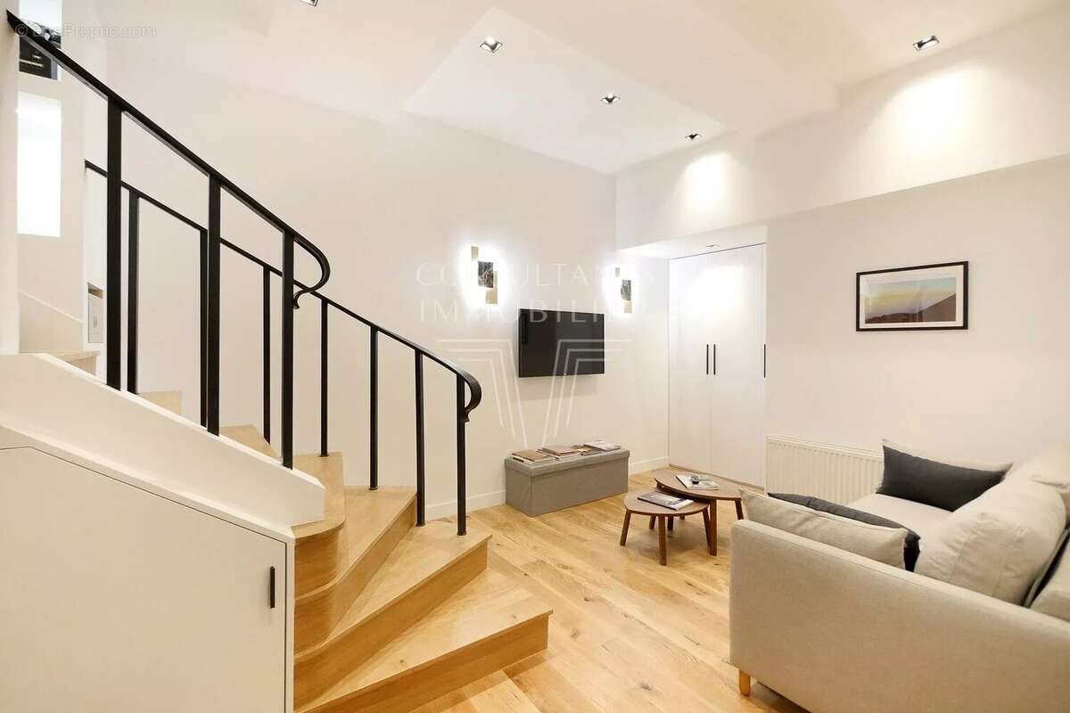 Appartement à PARIS-16E