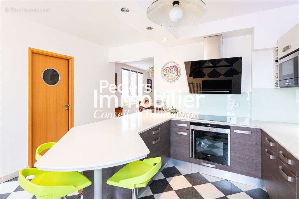 Appartement à RUEIL-MALMAISON