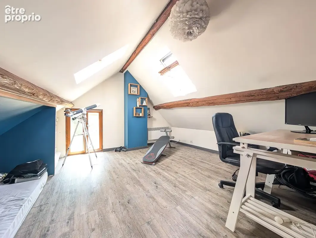Villa de 140m2 avec 3 chambres en vente à Mareil-Le-Guyon - photo 10