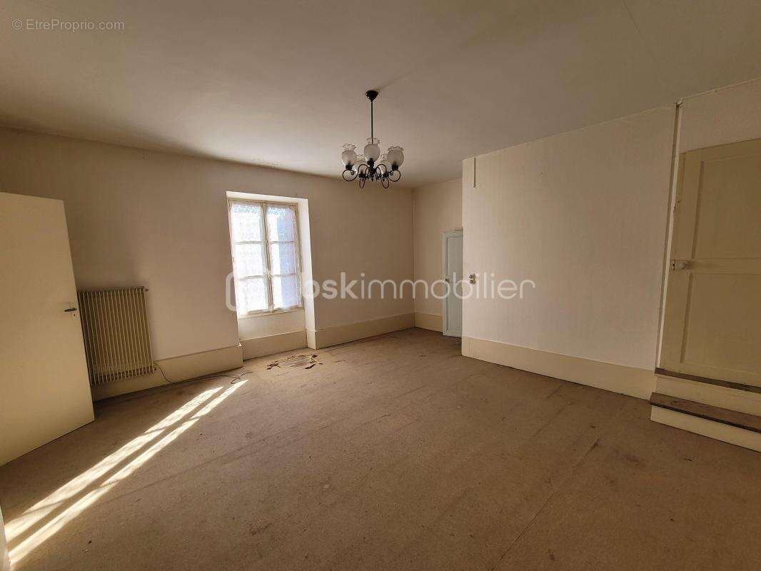 Appartement à SAINTE-COLOMBE-SUR-SEINE