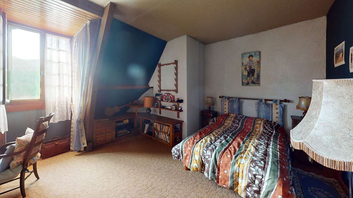 Maison à VILLECOMTAL