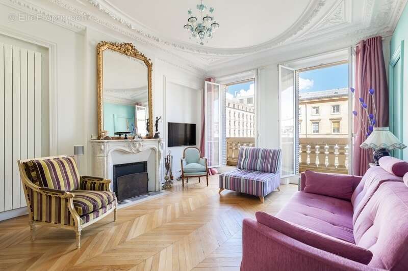 Appartement à PARIS-10E