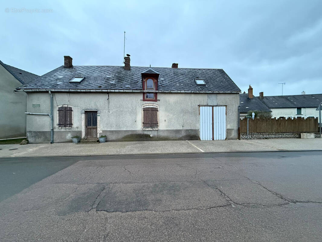 Maison à OINVILLE-SAINT-LIPHARD