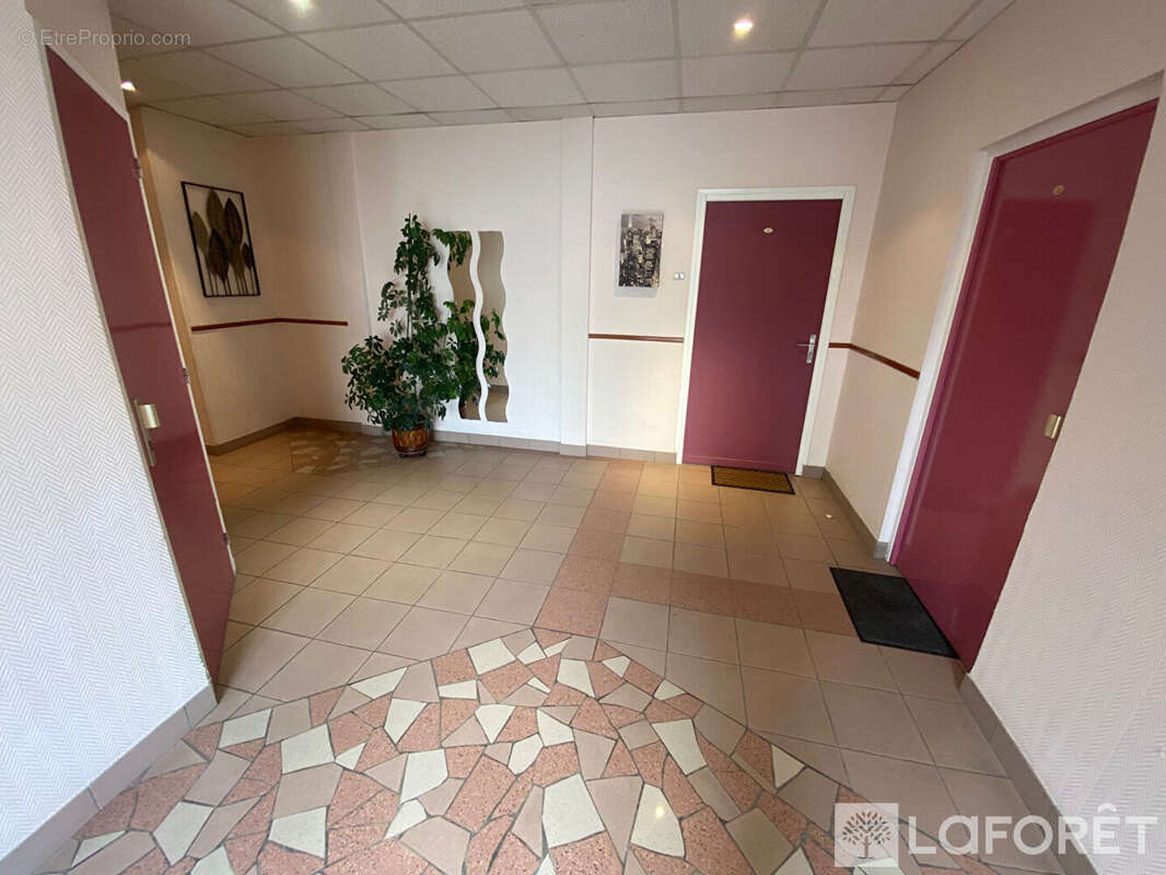 Vente appartement à Reims  - 2 pièces - 40 m2 - photo 2