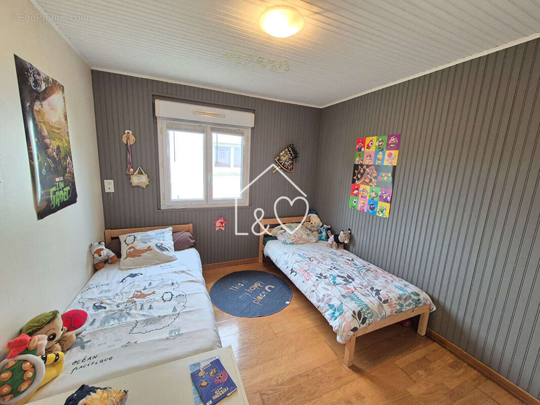 Maison à LA CHAIZE-LE-VICOMTE