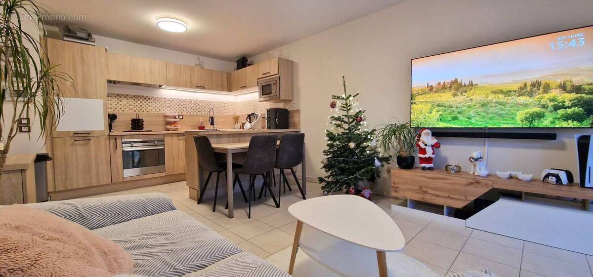 Appartement à ROQUEBRUNE-SUR-ARGENS