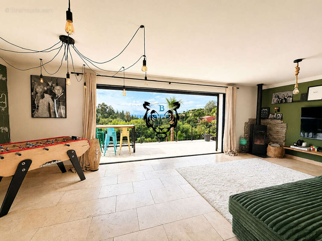 Maison à LES ISSAMBRES