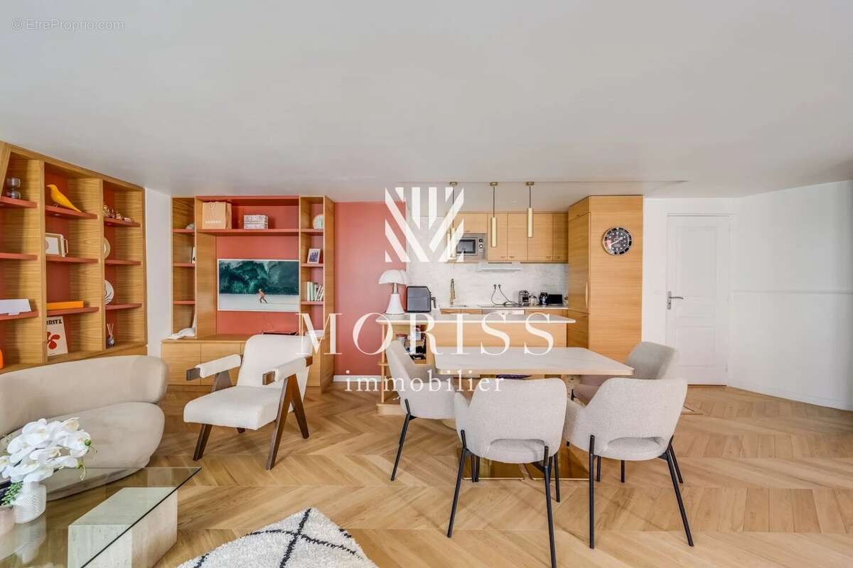 Appartement à PARIS-8E
