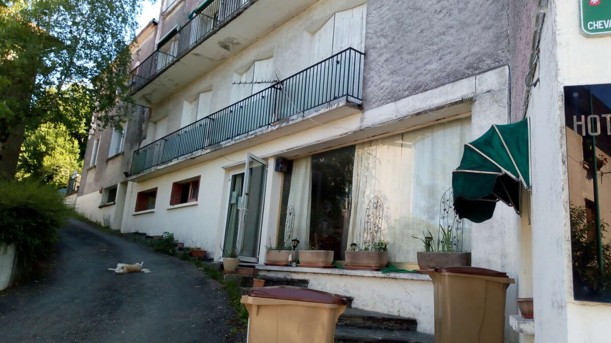 Commerce à LATRONQUIERE