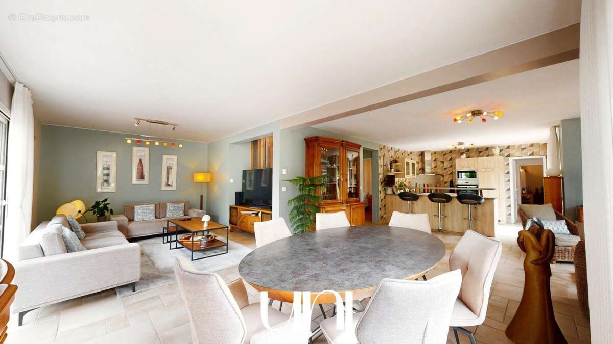 Maison à CORMELLES-LE-ROYAL