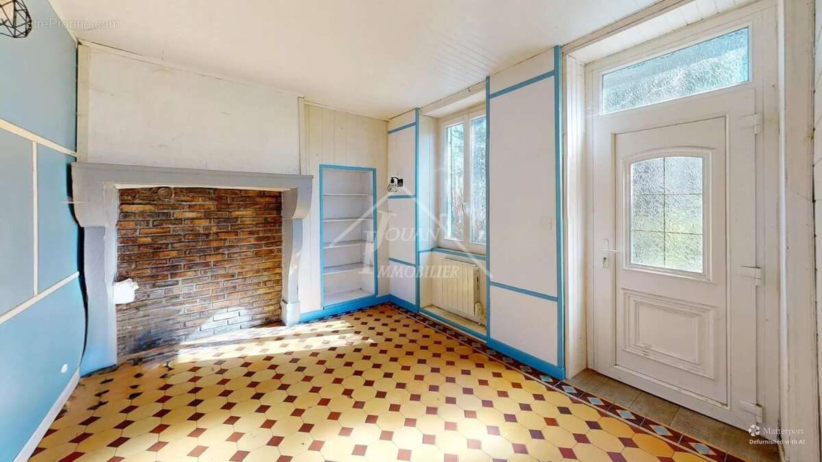 Maison à ETROUSSAT