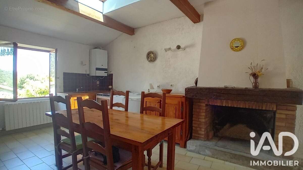 Maison 86 m² à Corconne  - photo 3