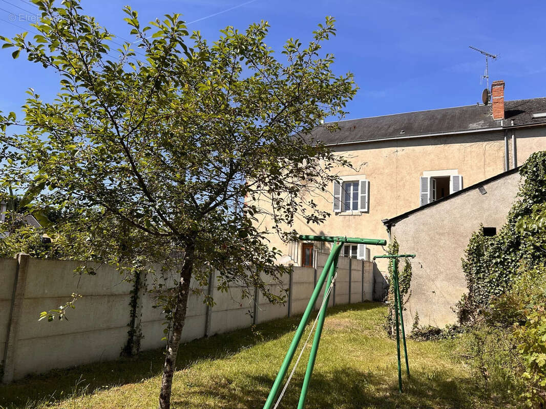 Maison à SAINT-GAULTIER