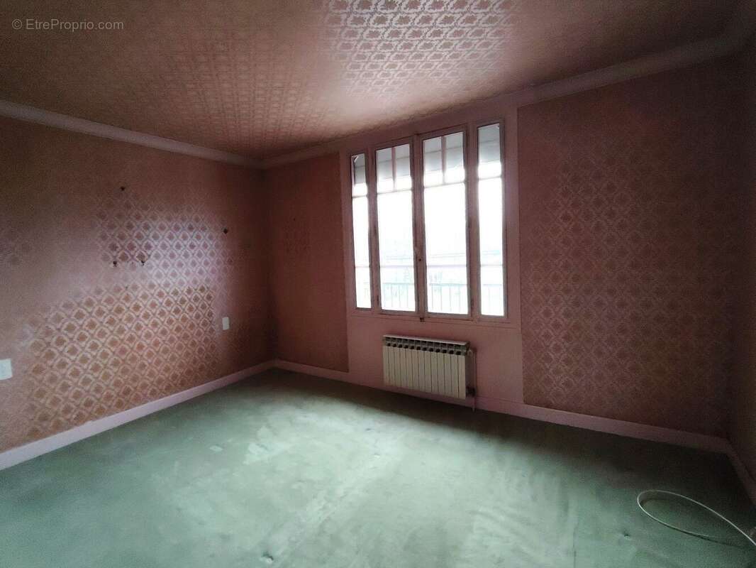 Maison à BUSSIERE-DUNOISE