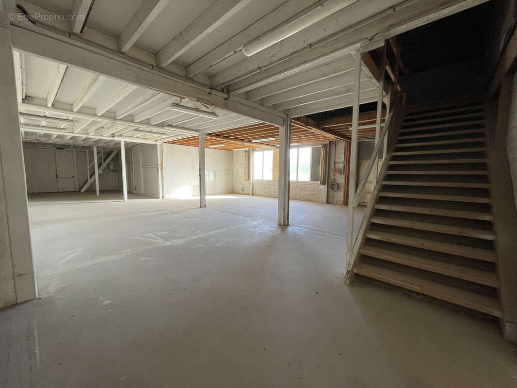 Commerce à HAUTERIVES