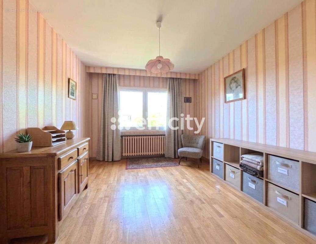 Maison 113 m² à Verrieres-Le-Buisson  - photo 6